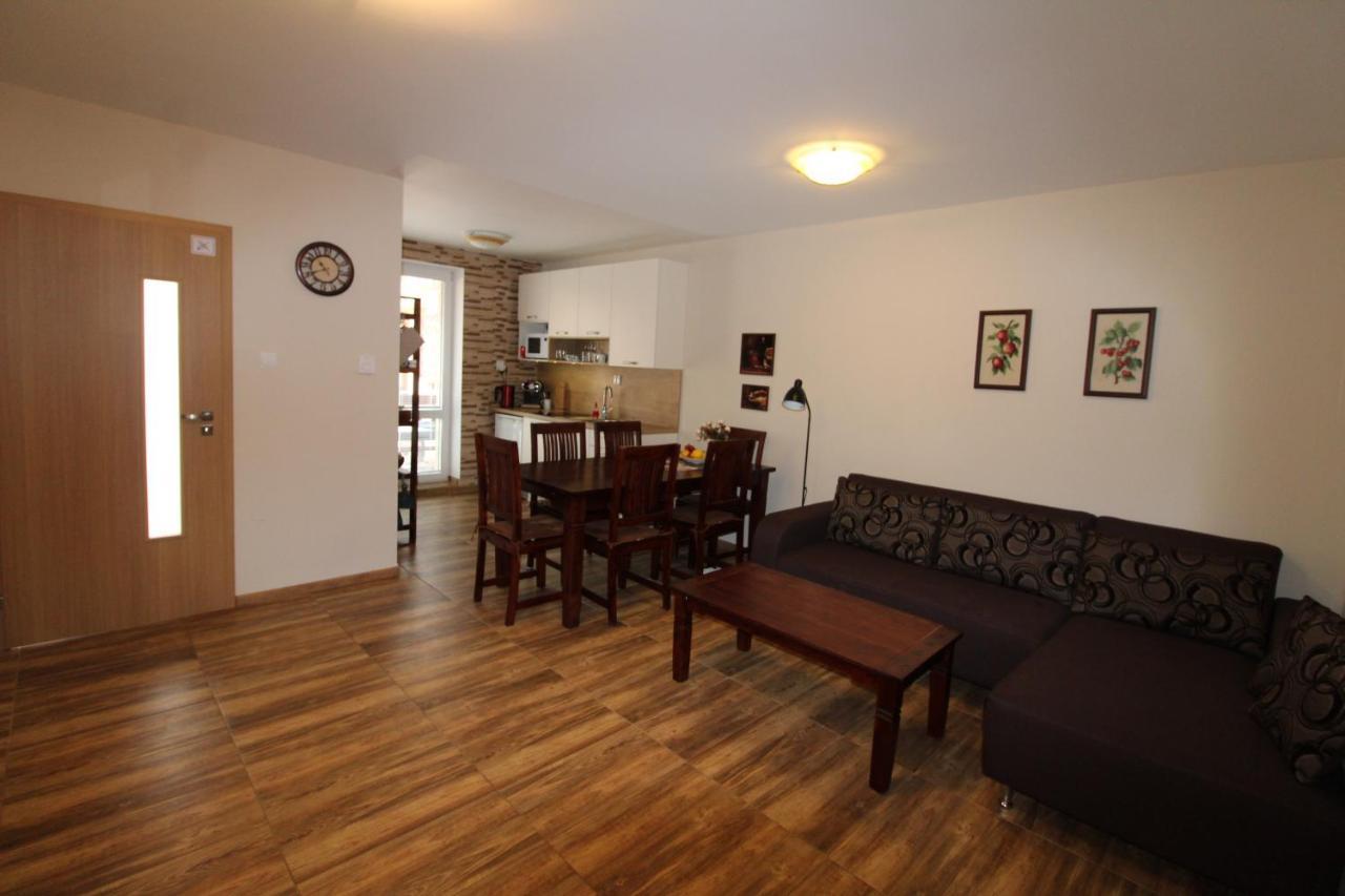 Apartman Baska Veľký Slavkov Exterior foto