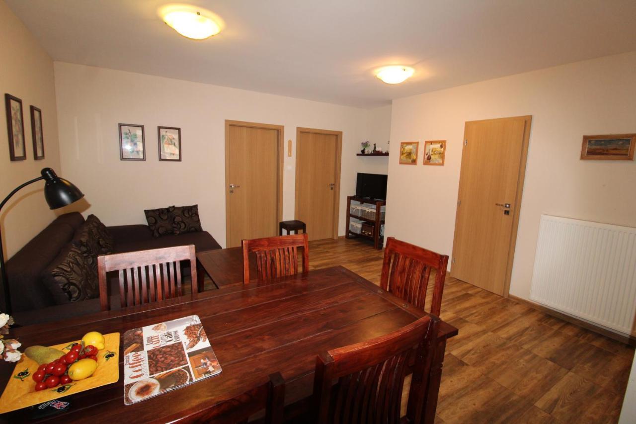 Apartman Baska Veľký Slavkov Exterior foto